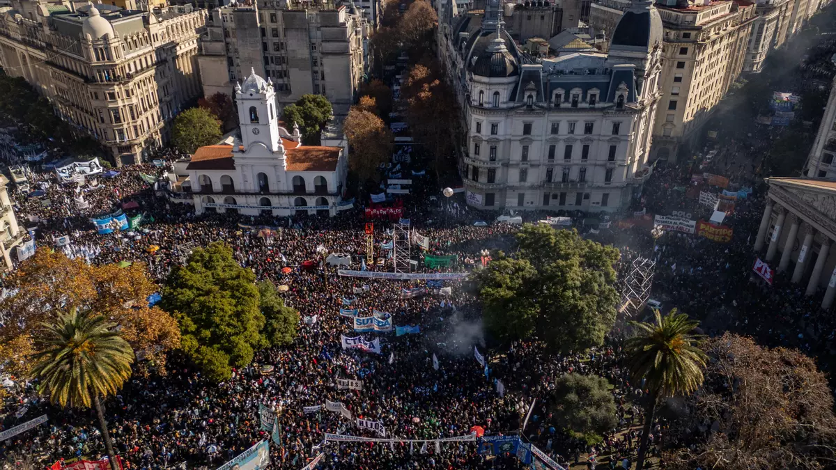 Cristina Kirchner, ante una multitud que colmó Plaza de Mayo: «Vamos a volver con más unidad y con más fuerza»
