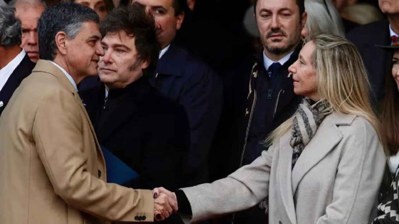 La Libertad Avanza y el PRO cerraron acuerdo electoral en CABA: el macrismo relegado y boleta violeta