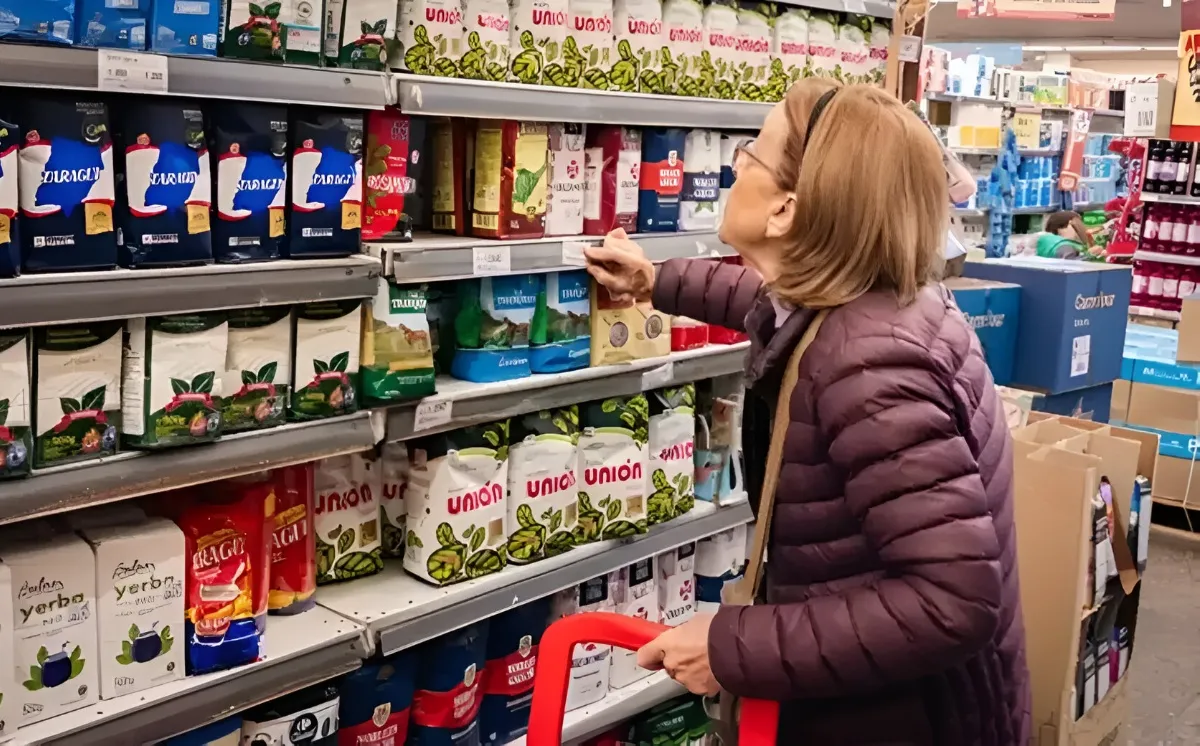 El consumo masivo no levanta: ventas en supermercados cayeron por sexto mes consecutivo en septiembre