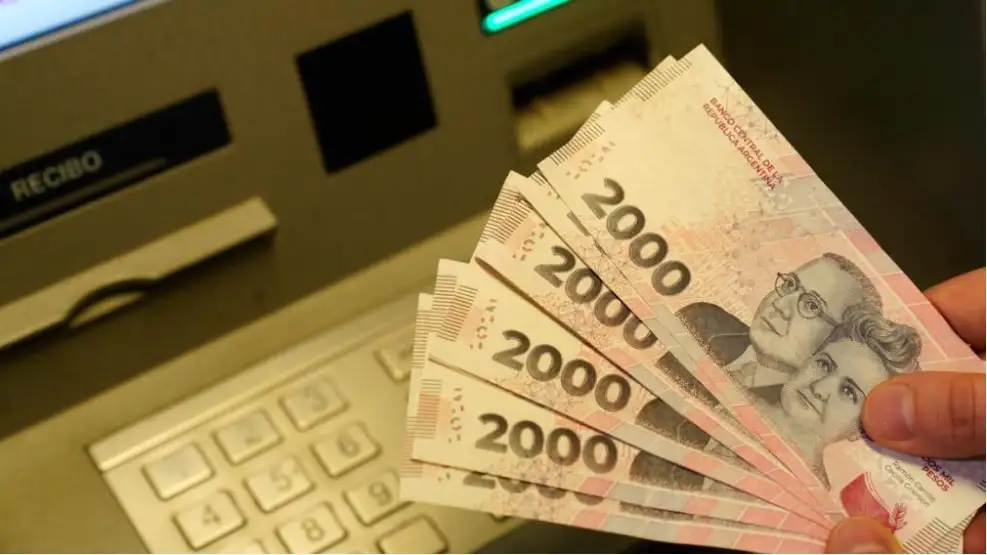 Salario mínimo: sin acuerdo entre las empresas y sindicatos, el Gobierno volverá a fijar el SMVM por decreto