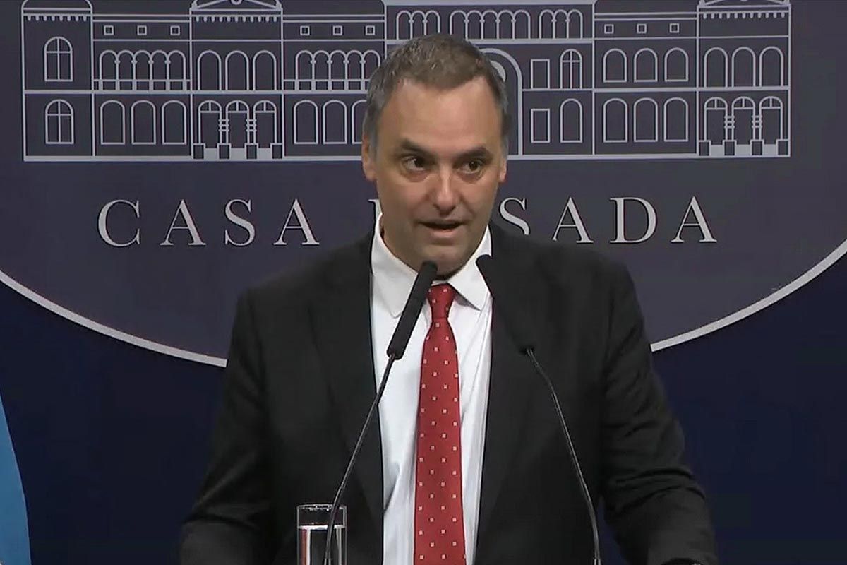 “Con mi dinero hago lo que quiero”: Adorni dio una conferencia de prensa y no aclaró nada